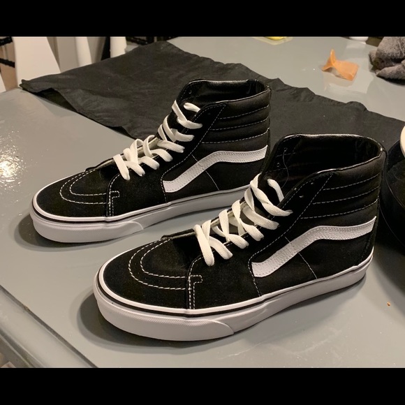 Sneakers - Picture 2 of 5